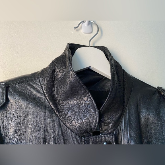 Vintage black leather batwing jacket - Picture 7 of 16